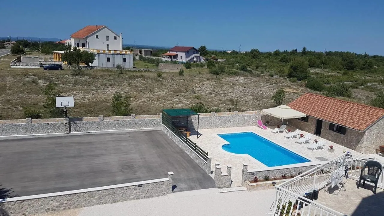 Apertment & Studio Fenix Villa Benkovac