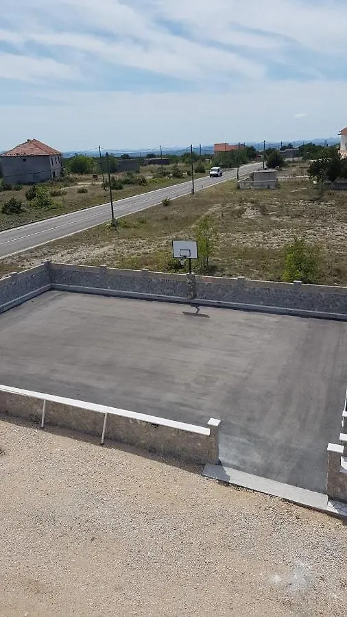 Apertment & Studio Fenix Villa Benkovac Holiday home