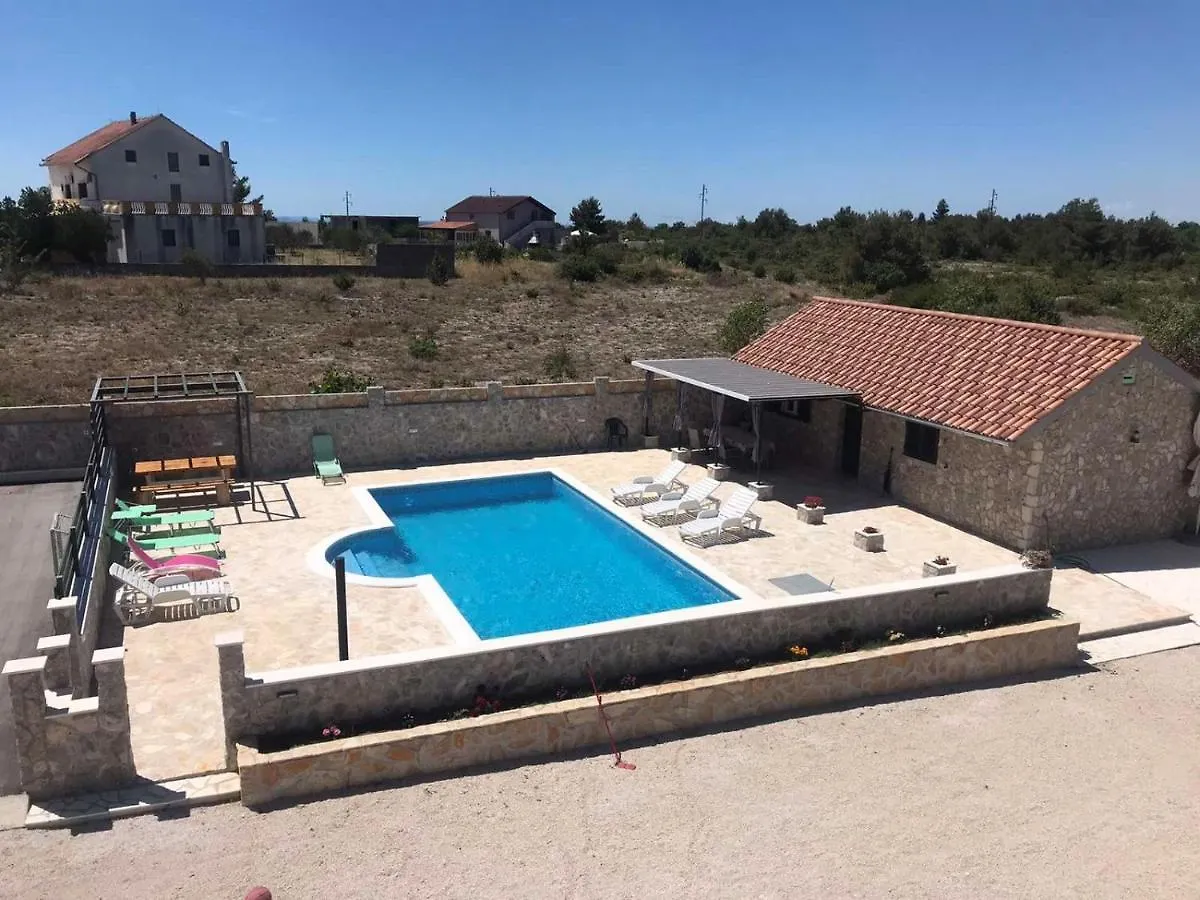 Holiday home Apertment & Studio Fenix Villa Benkovac
